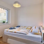 公寓 Sunny Terrace Oasis By Interhome *