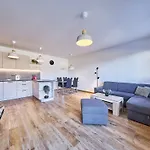 Sunny Terrace Oasis By Interhome 公寓 Smržovka
